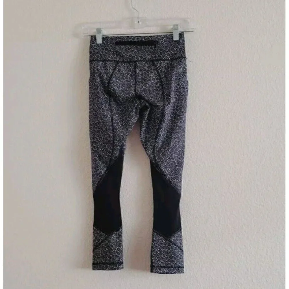 Lululemon Pace Rival Crop Freckle Flower Black White Leggings Size 2